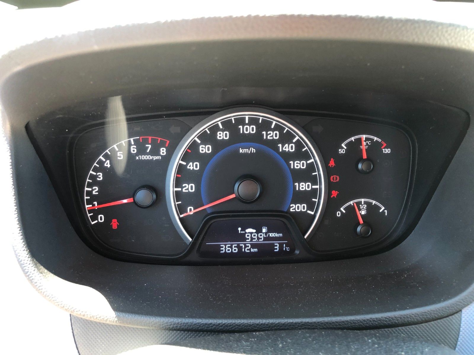 Fahrzeugabbildung Hyundai i10 Style Frontschaden