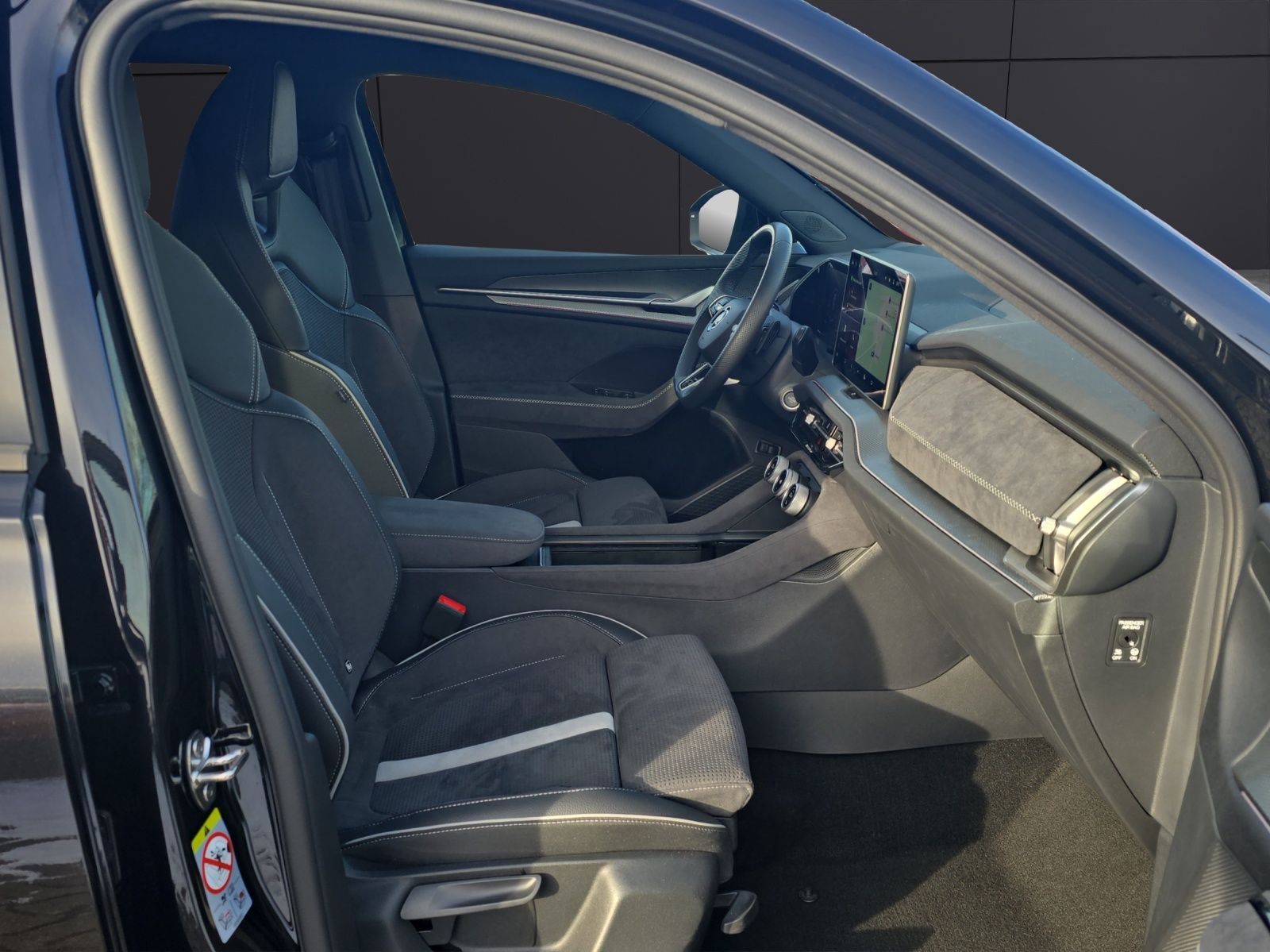 Fahrzeugabbildung SKODA Kodiaq 2.0 TDI  4x4 Sportline MATRIX AHZ ACC KAM