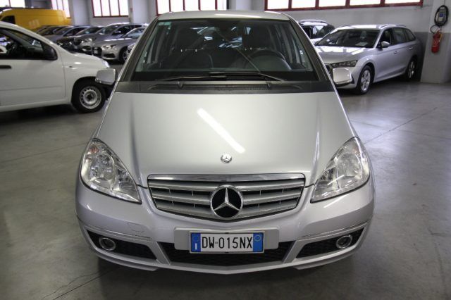 Mercedes-Benz MERCEDES-BENZ A 150 BlueEFFICIENCY Elegance UNIP