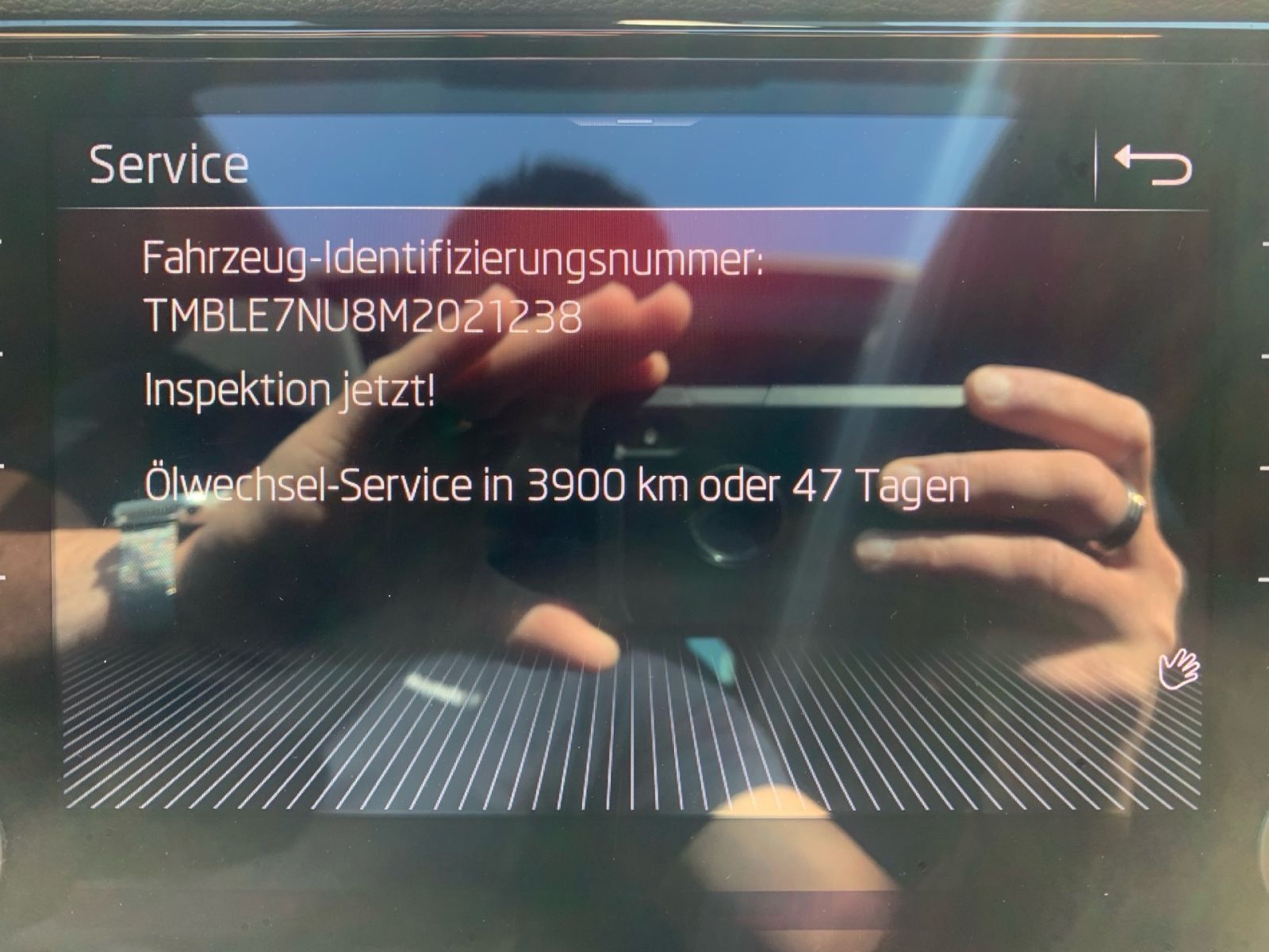 Fahrzeugabbildung SKODA Karoq 2.0 TSI DSG Sportline 4x4 OPF Pan.Dach