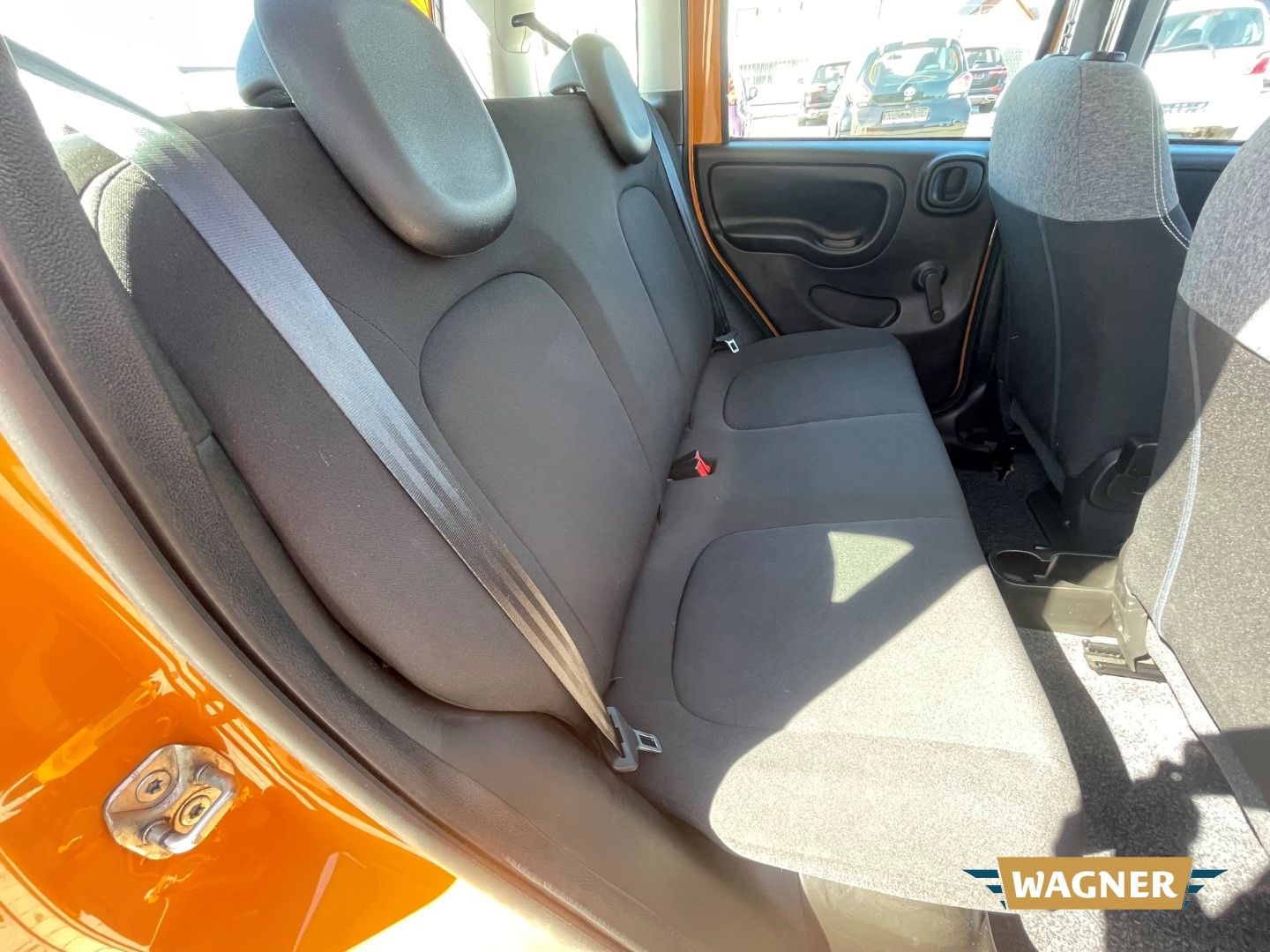 Fahrzeugabbildung Fiat Panda Hybrid Klimaanlage Isofix Tagfahrlicht