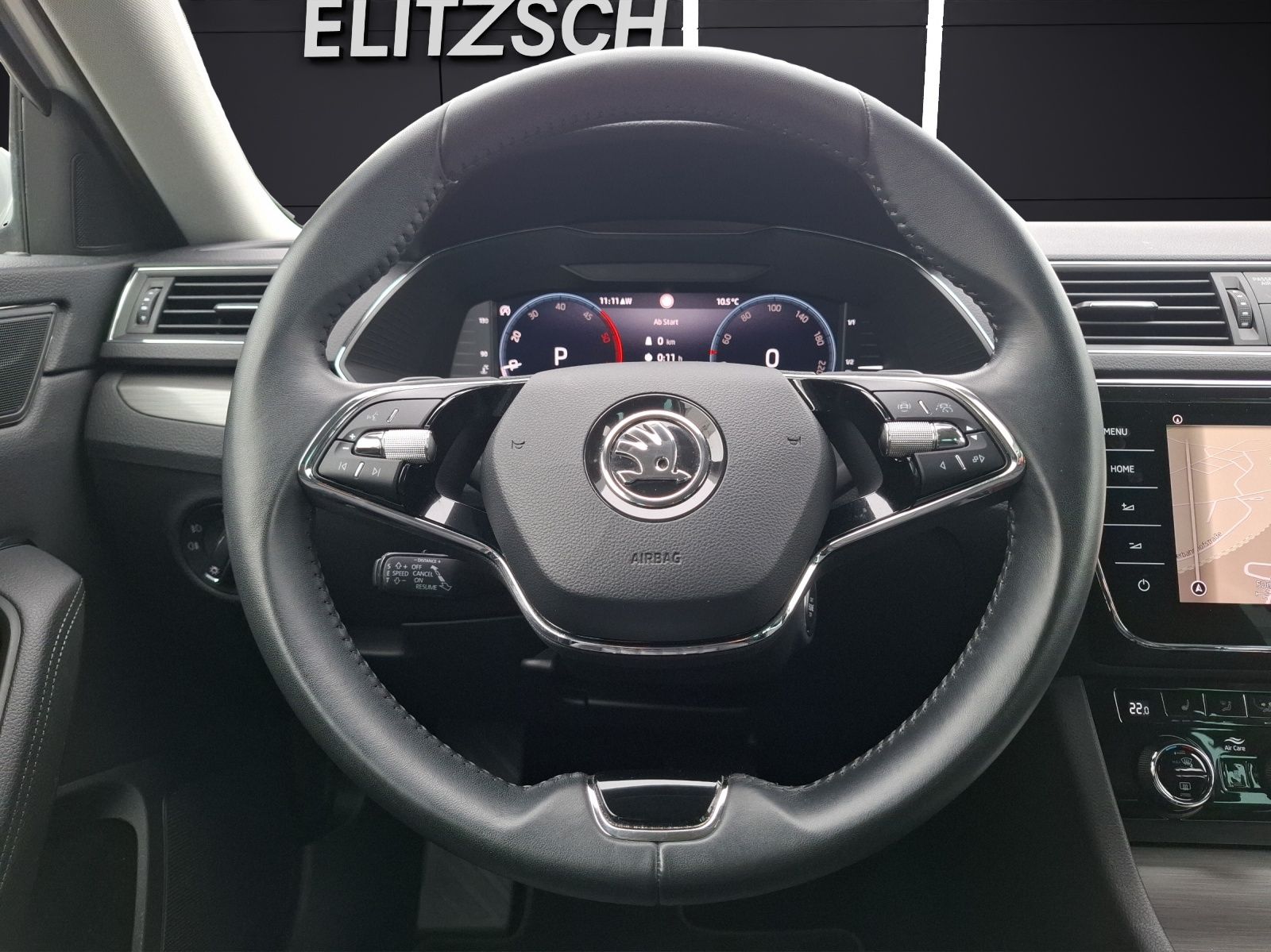 Fahrzeugabbildung SKODA Superb Combi TDI Style DSG Standhzg. Matrix Navi