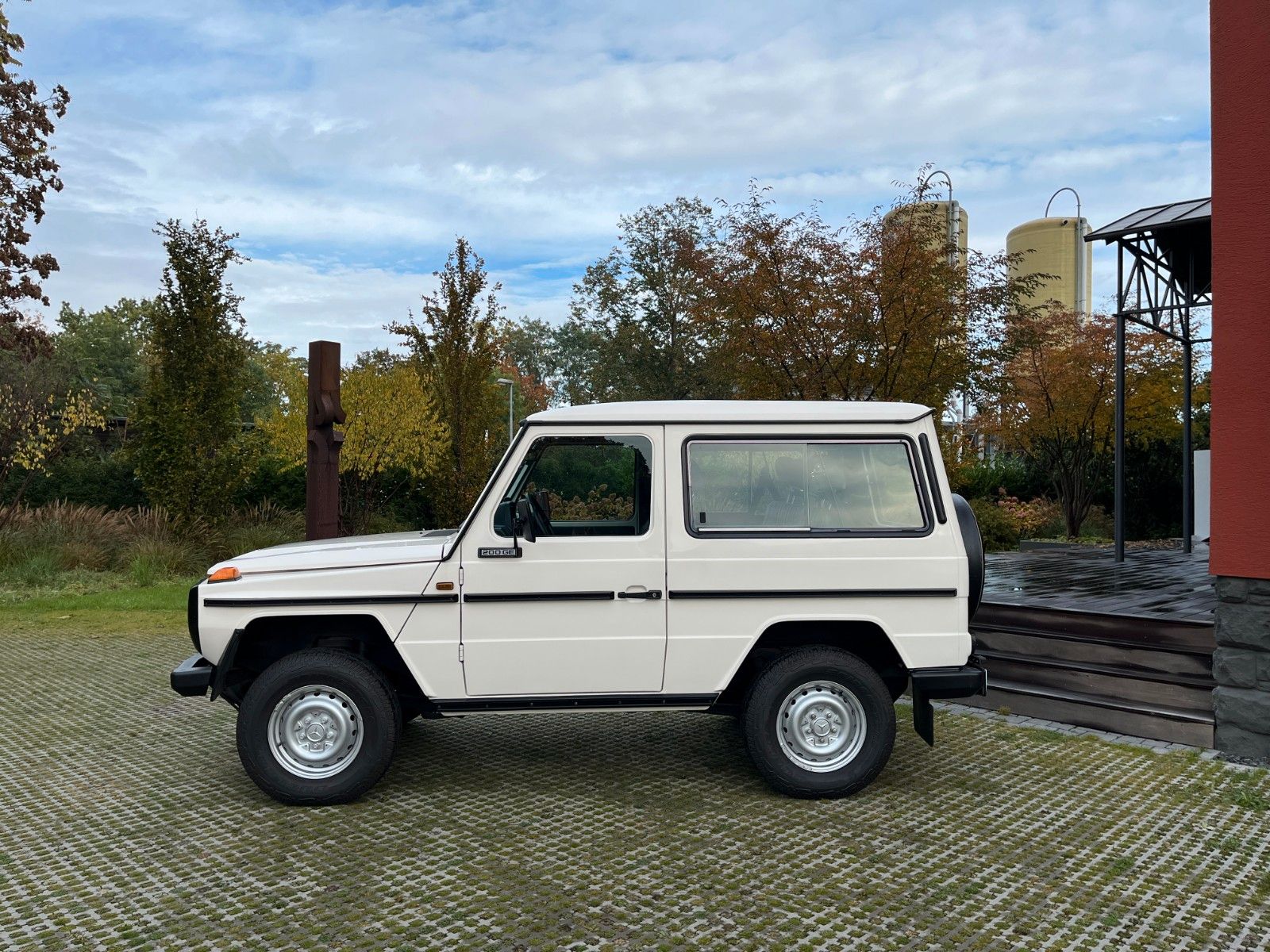 Fahrzeugabbildung Mercedes-Benz 200 GE