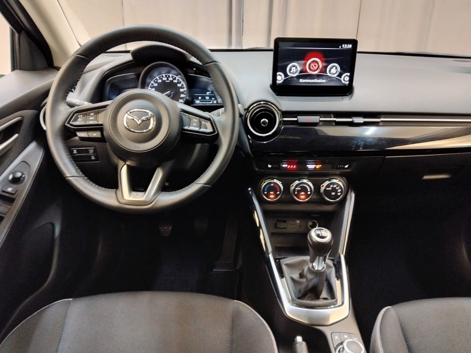 Mazda 2 (06/2026, Benzin)