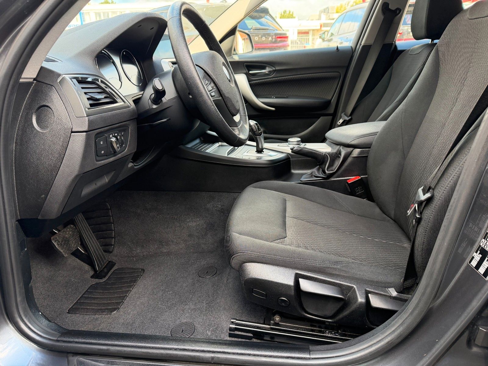 BMW 120 i Advantage 8 G Automatik LED Navi SHZ foto 4