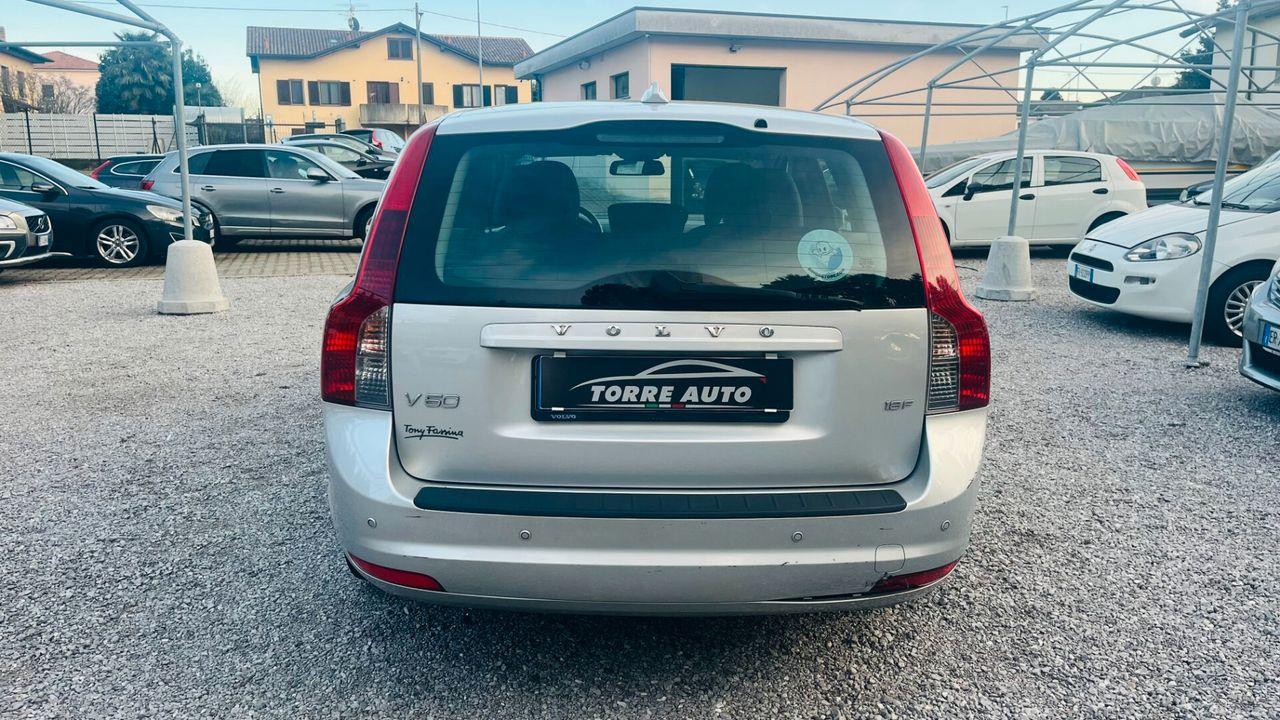 VOLVO V50 1.8 16V 125CH FLEXI-FUEL MOMENTUM