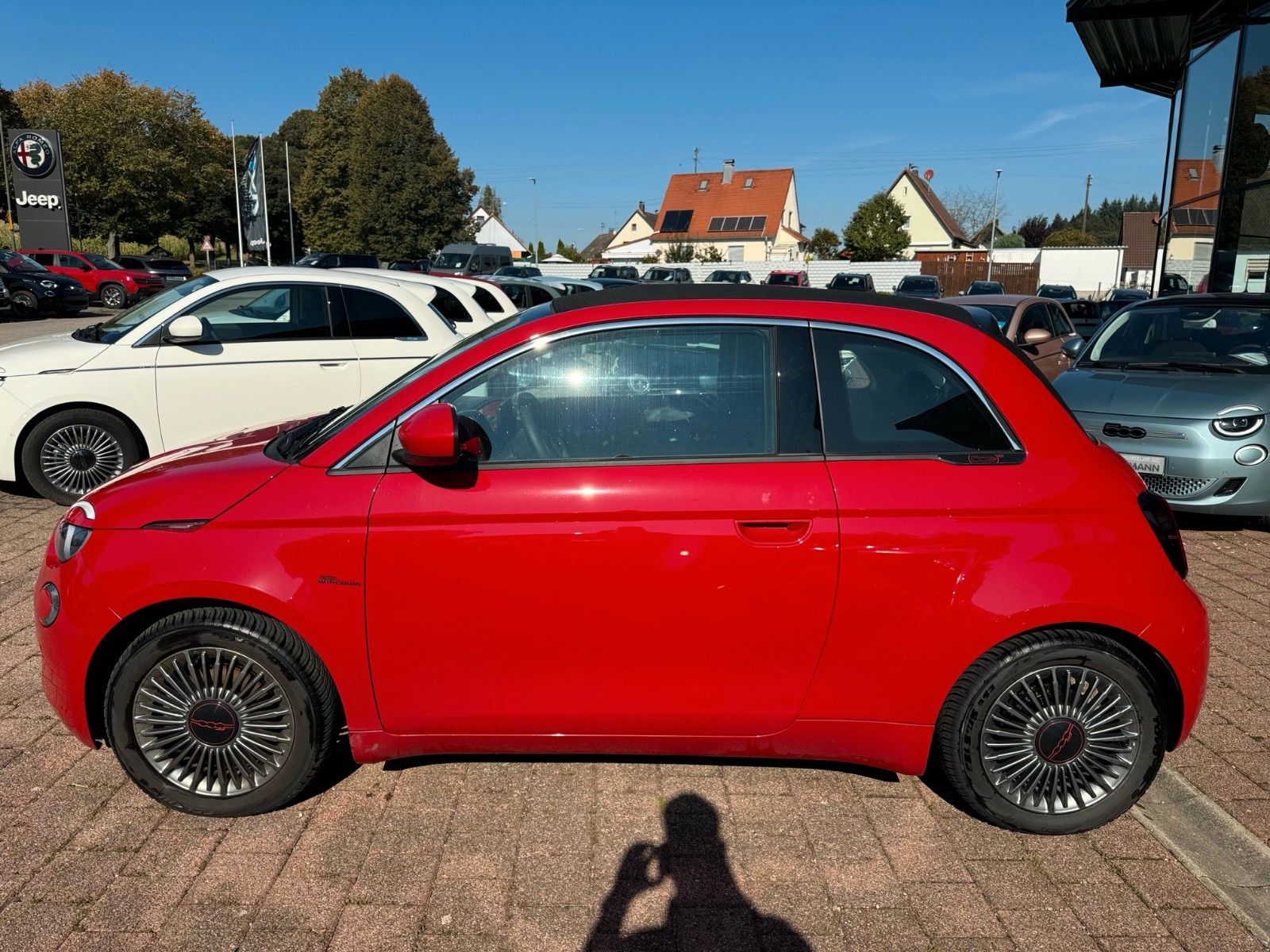 Fahrzeugabbildung Fiat Neuer 500 Cabrio (RED) 118PS KAMERA NAVI SITZHEI