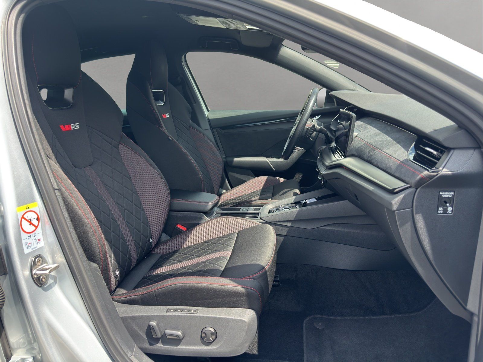 Fahrzeugabbildung SKODA Octavia 2.0 TDI DSG RS 4x4/AHK/KAMERA/ACC/SHZ/