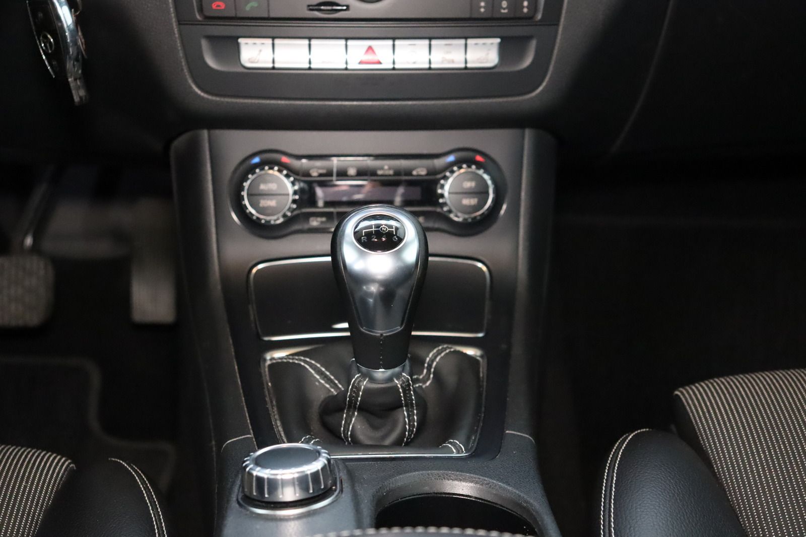 Fahrzeugabbildung Mercedes-Benz B 180 d * LED * Navigation