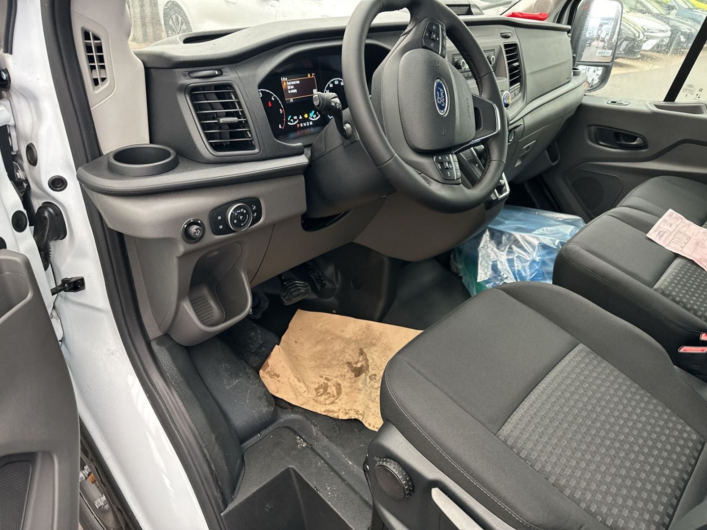 Fahrzeugabbildung Ford Transit Pritsche 350 L2 Einzelkabine Kipper Tren