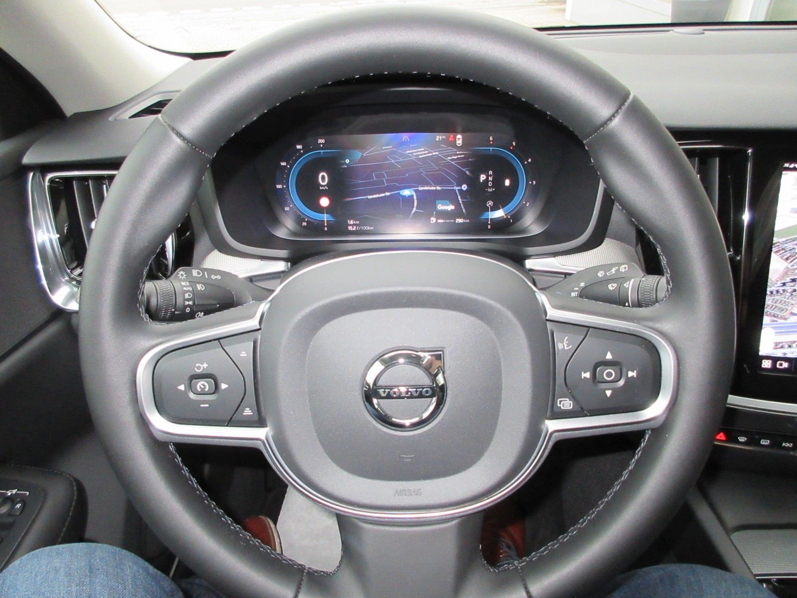 Fahrzeugabbildung Volvo V60 B4 Kombi | AHK | Memory | Kamera