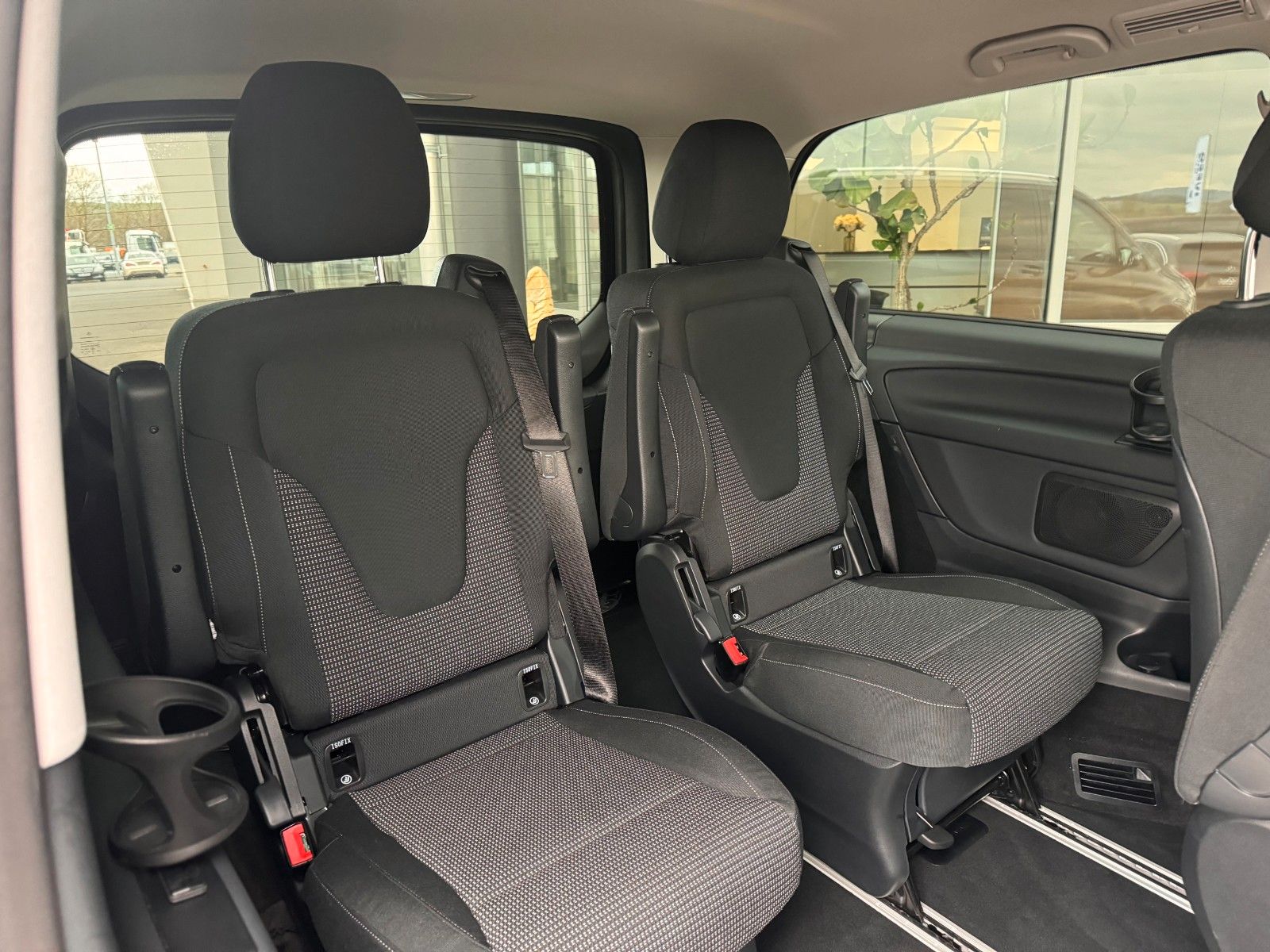 Fahrzeugabbildung Mercedes-Benz V 250 d STYLE el.Tür AHK2,5 DISTRONIC 360Kamera