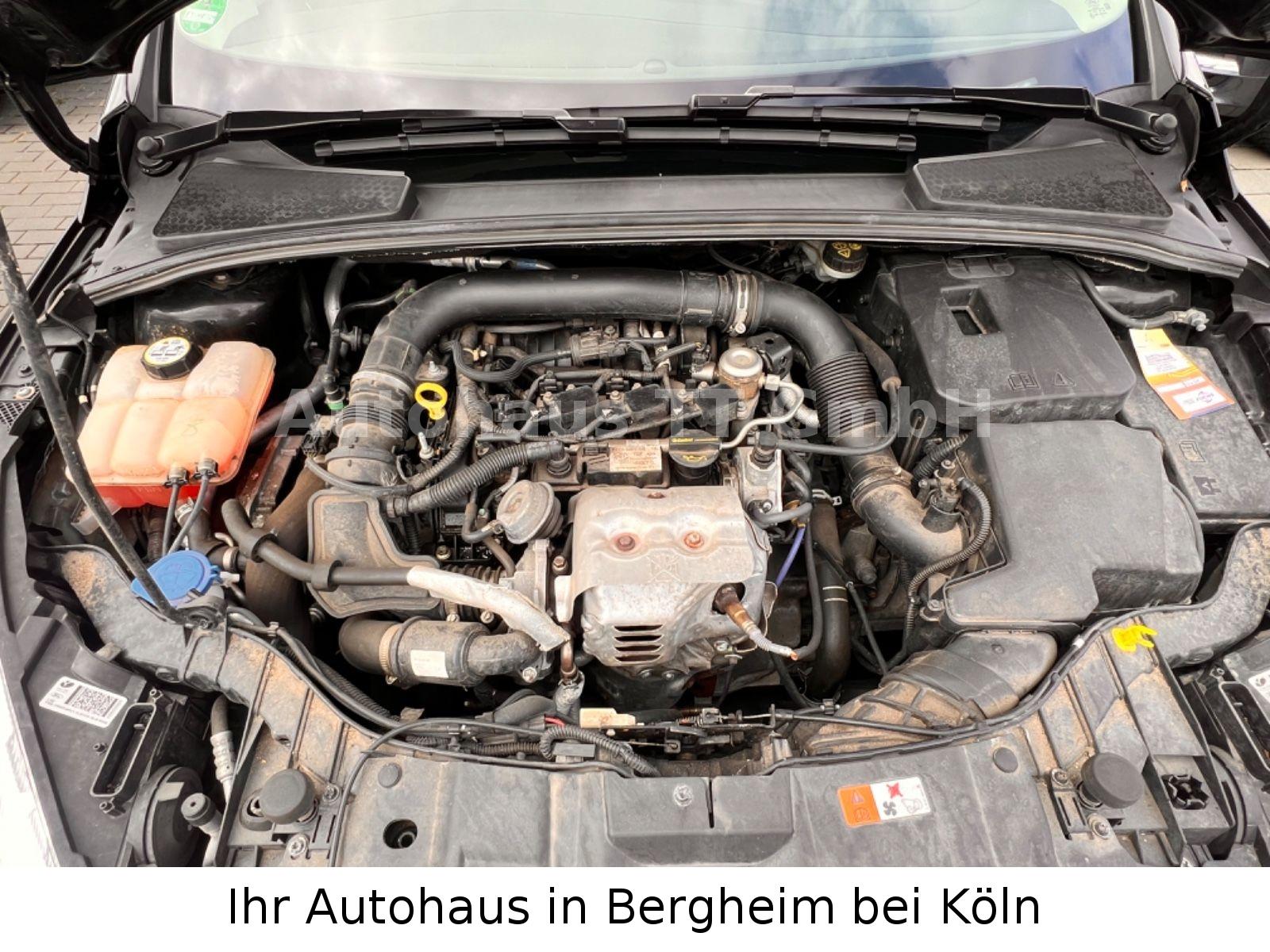 Ford Focus 2015 — photo 20