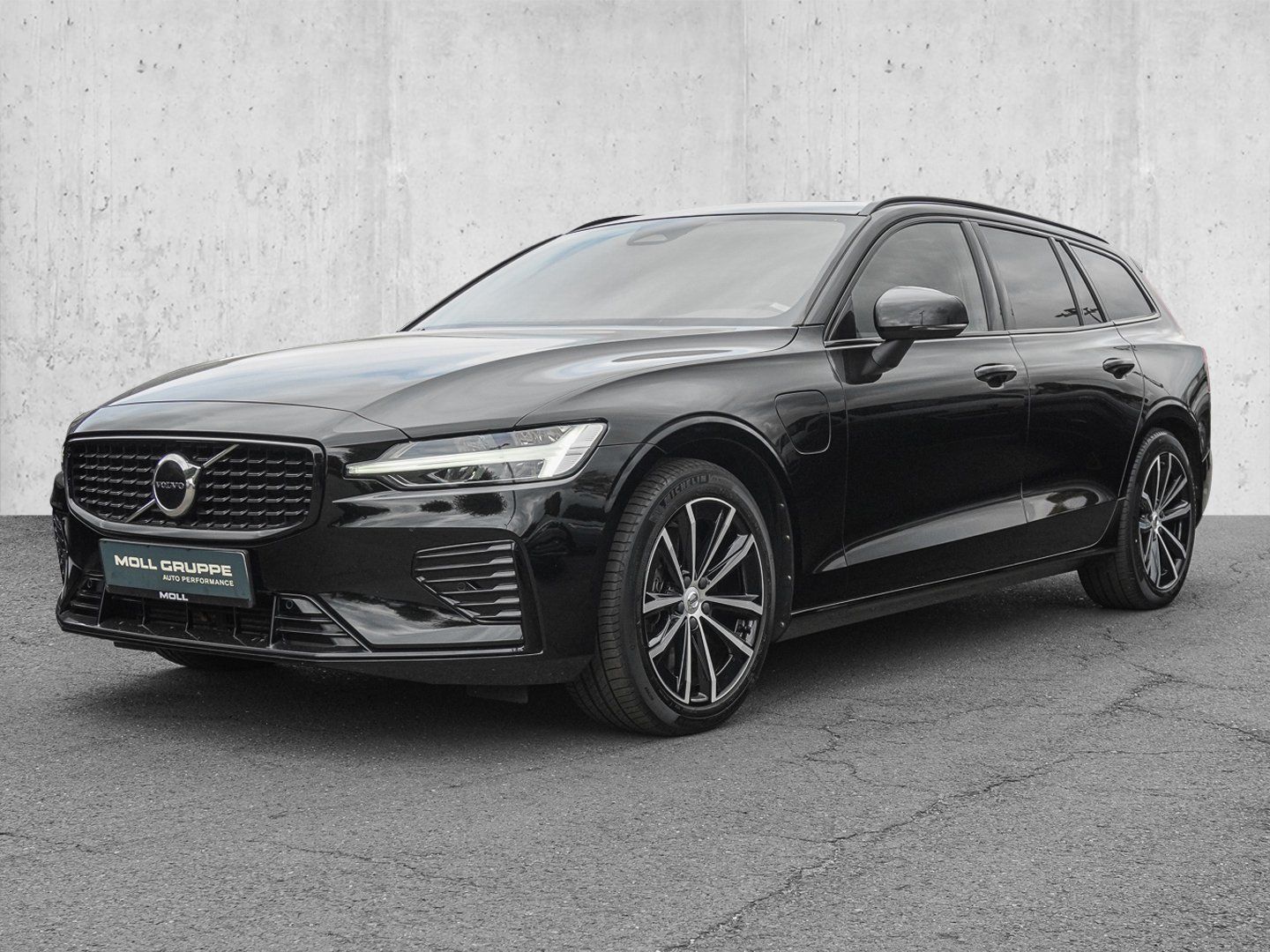 Volvo V60 T6 AWD Plus Dark Plug-in Hybrid PANO AHK H&K foto 2