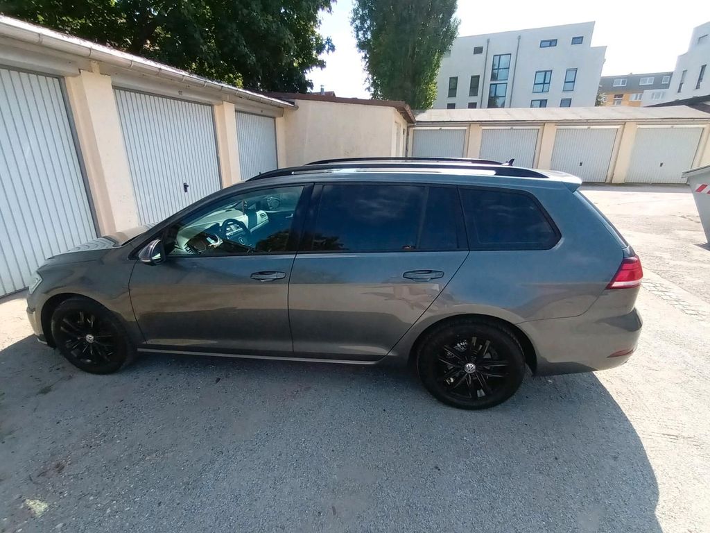 Image of Volkswagen Golf