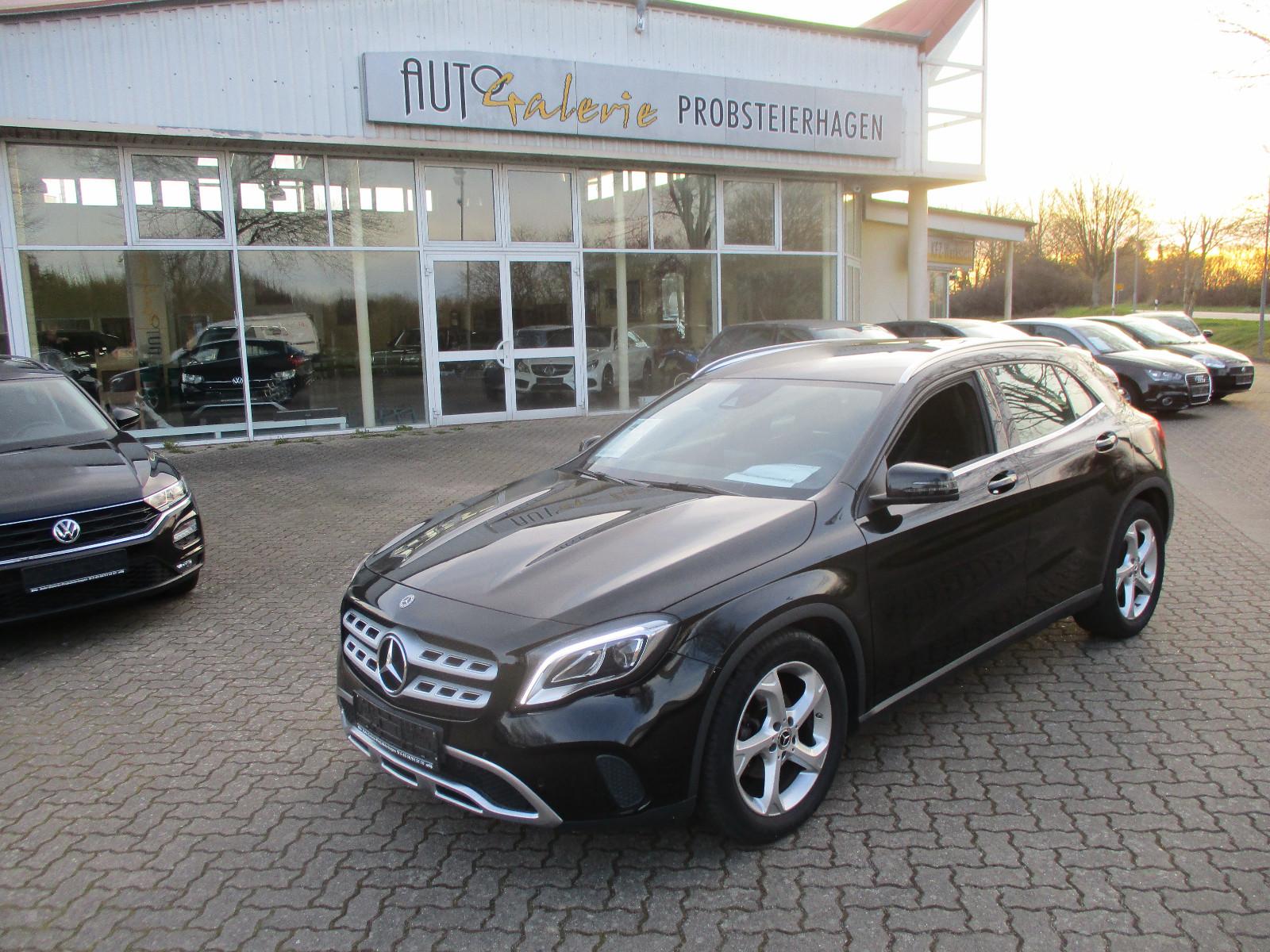 Mercedes-Benz GLA 180 URBAN AUTOM SITZH KLIMA NAVI ALU 2.HAND