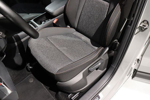 Karoq 1.0 TSI Clever OPF NAVI LED TEMPOMAT SHZ