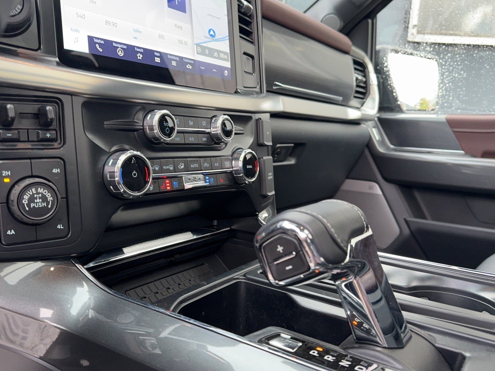 Fahrzeugabbildung Ford F-150 Lariat BLACK 4x4 NAVI/AHK/360°/PANORAMA