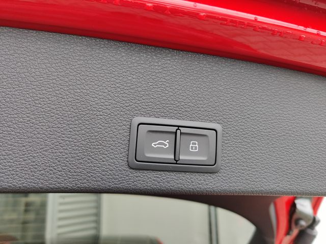 Q2 2x S line compet 35 TFSIStronic Matrix/Pano