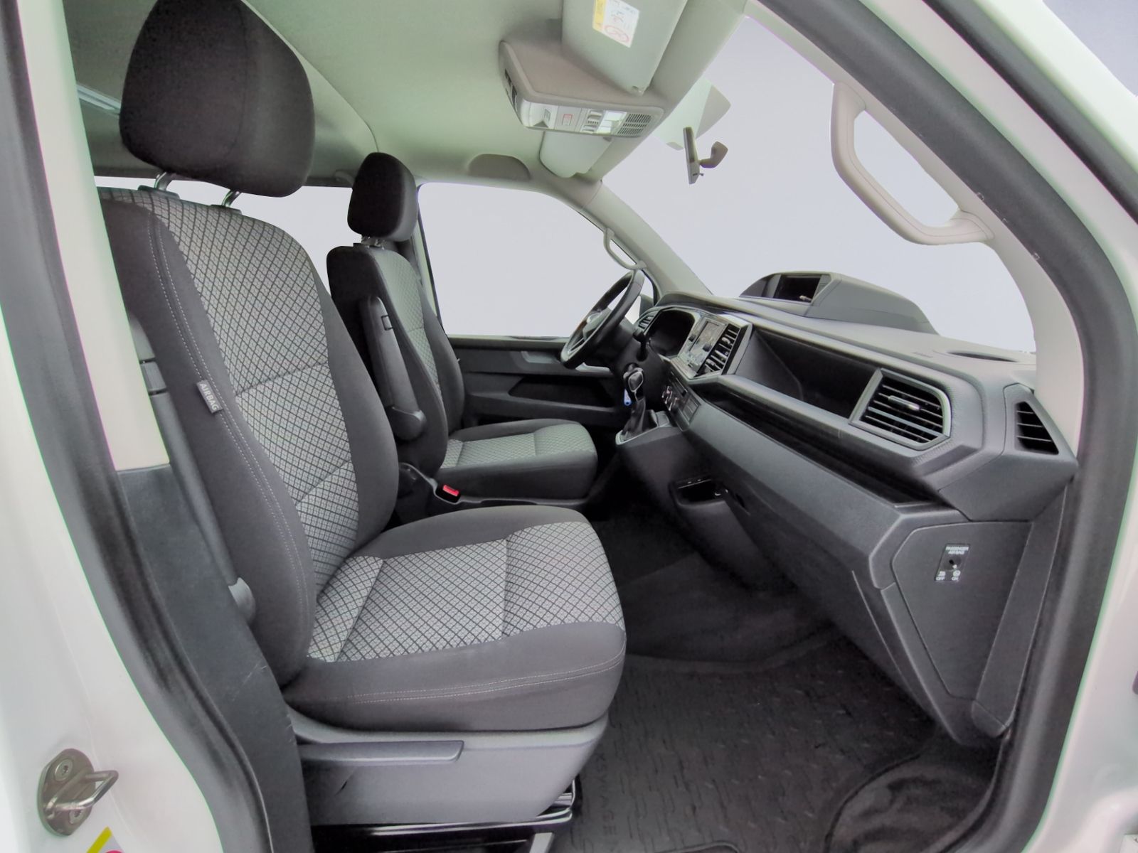 T6.1 Multivan 2.0 TDI DSG KAMERA+STHZ+LED+APP