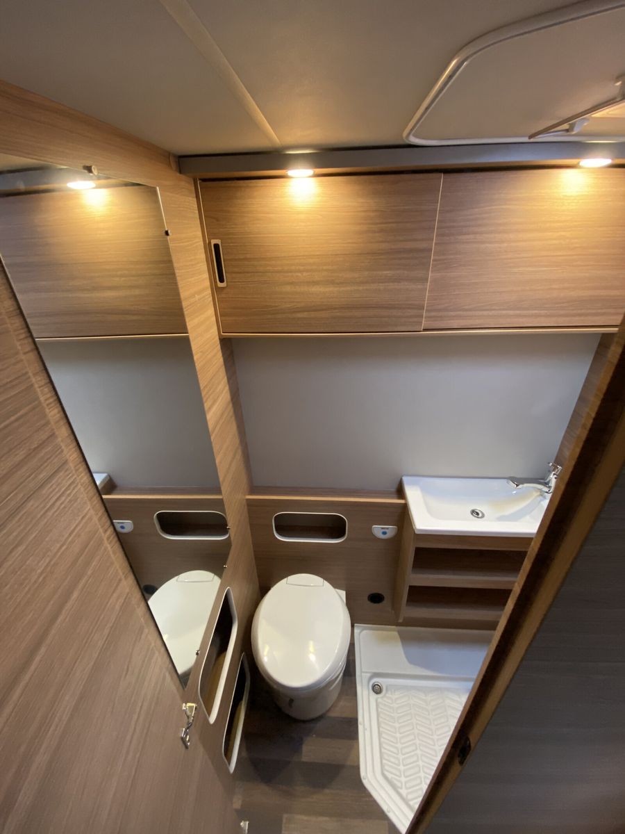 Fahrzeugabbildung Weinsberg CaraHome 650 DG Lithium, Markise, DuoC, Navi uvm
