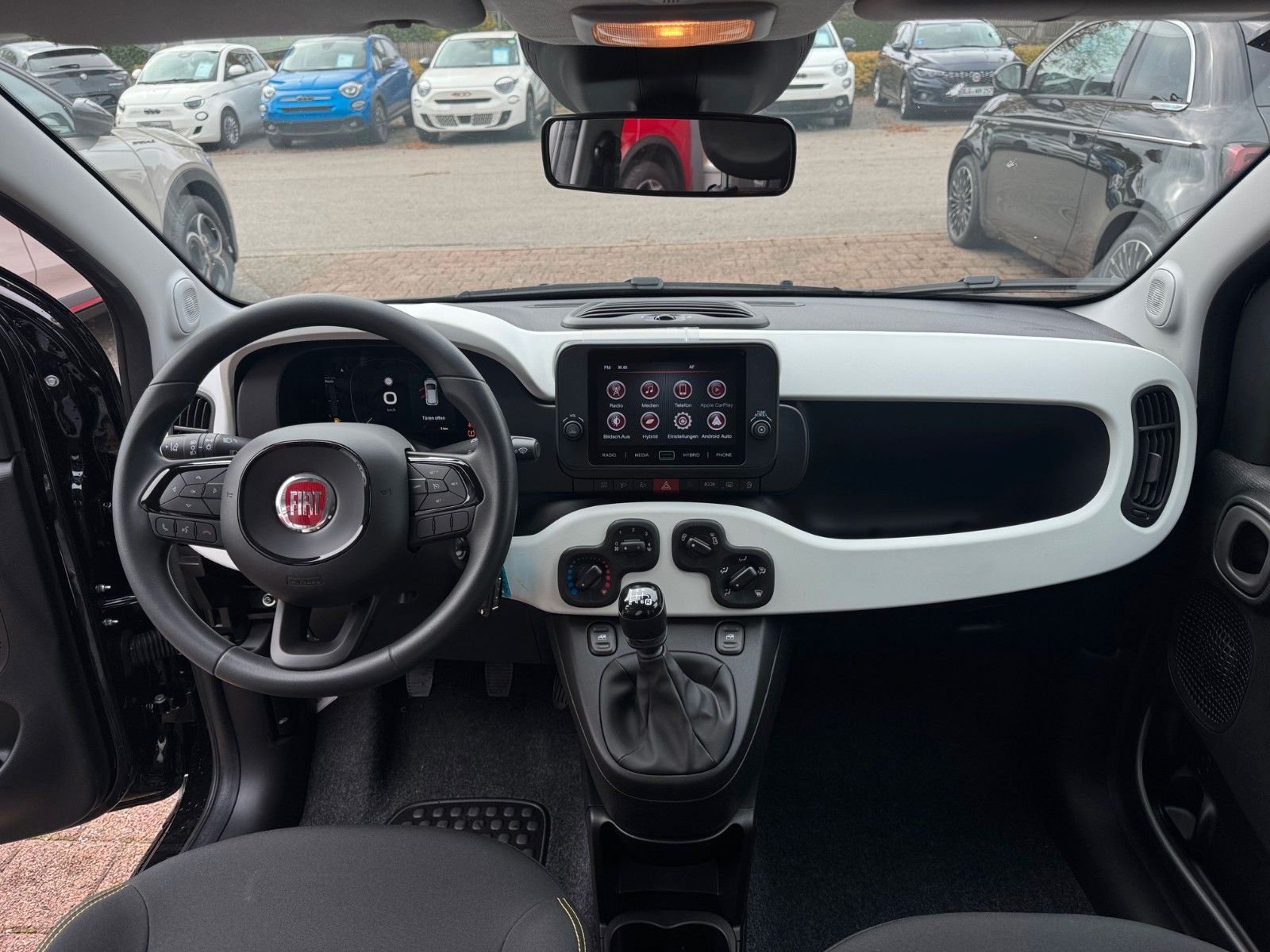 Fahrzeugabbildung Fiat Panda Pandina Cross Carplay Android Klima