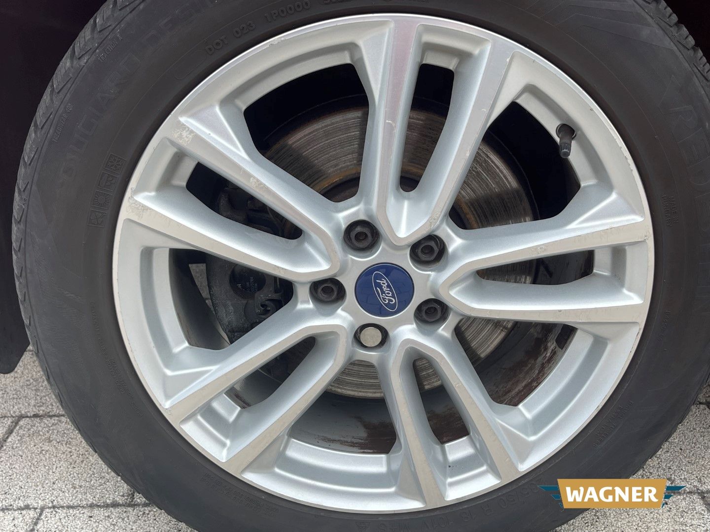 Fahrzeugabbildung Ford Kuga Individual Klimaautomatik Automatik