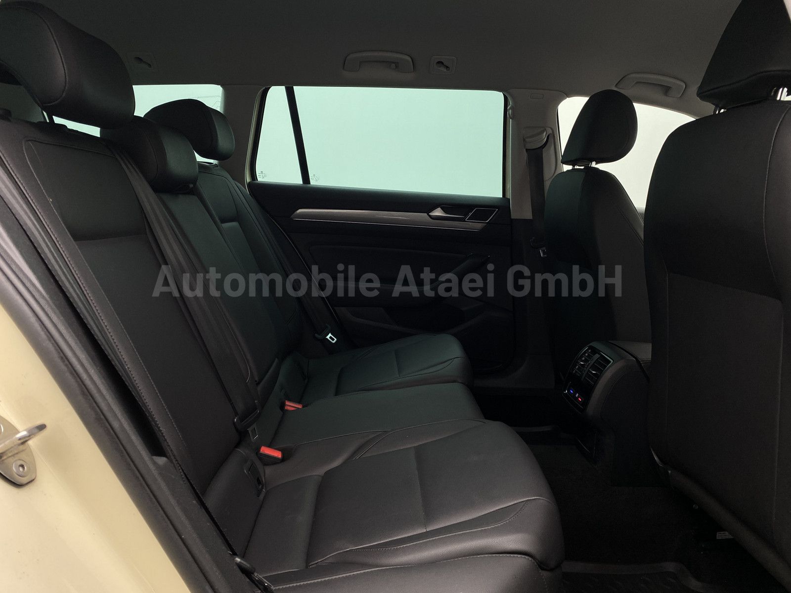 Fahrzeugabbildung Volkswagen Passat Variant Business *Taxi* TAXAMETER 7908