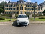 Renault Clio Yahoo! 1.2 16V 75 Yahoo! - Renault Clio mit Benzin-Antrieb: Limousine, Yahoo