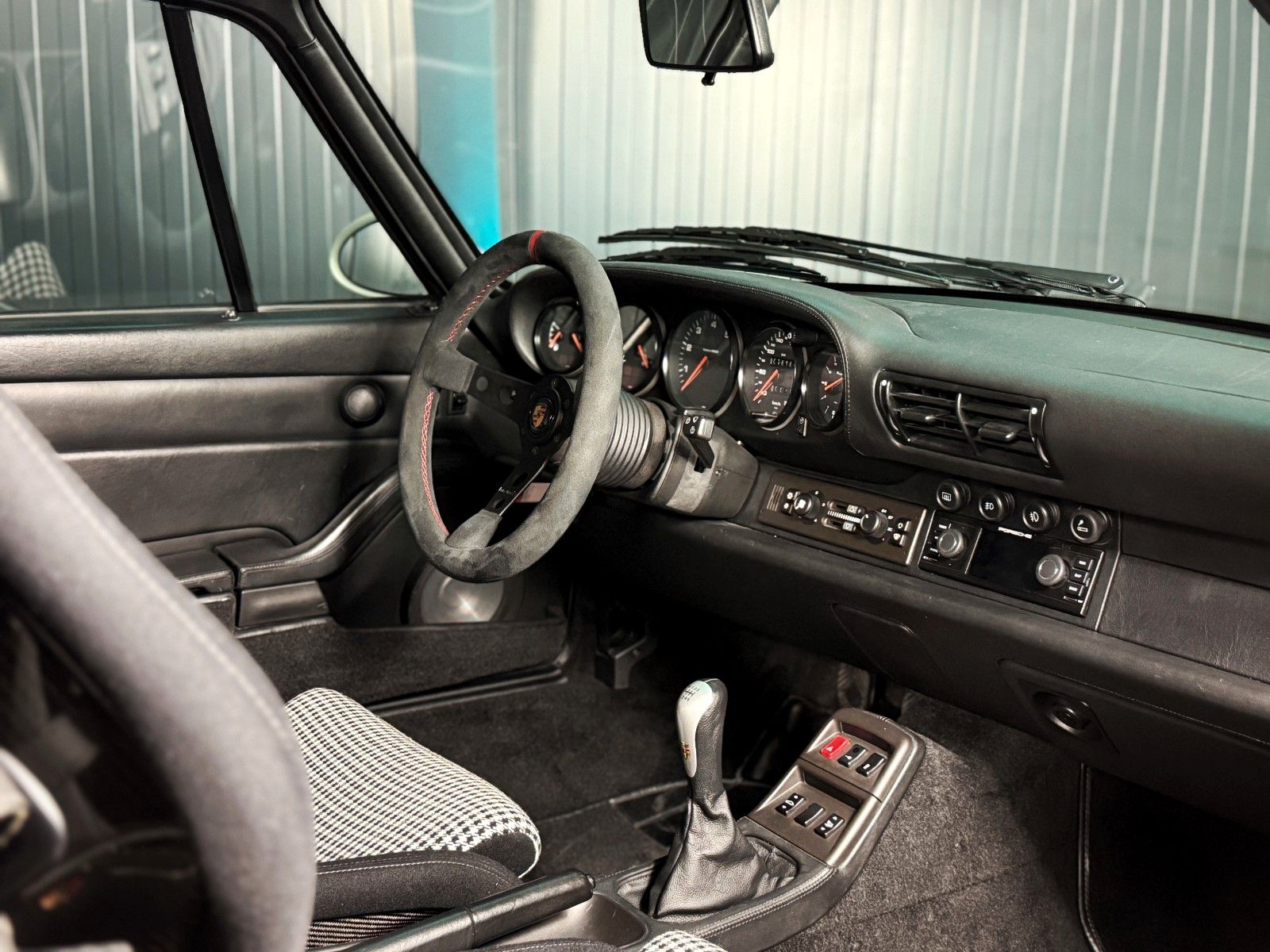 Fahrzeugabbildung Porsche 993 RS Nachbau 3,8L + 325 PS + Komplett umbau