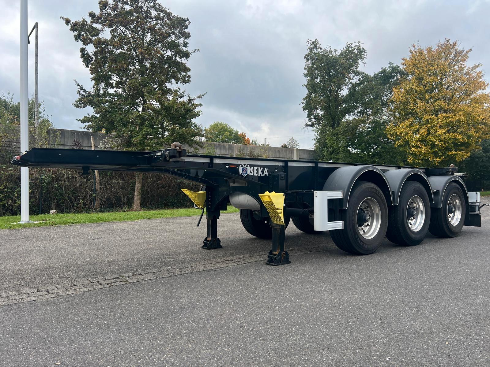 SEKA 3-Achs-ADR-Tank-Containerchassis für 20