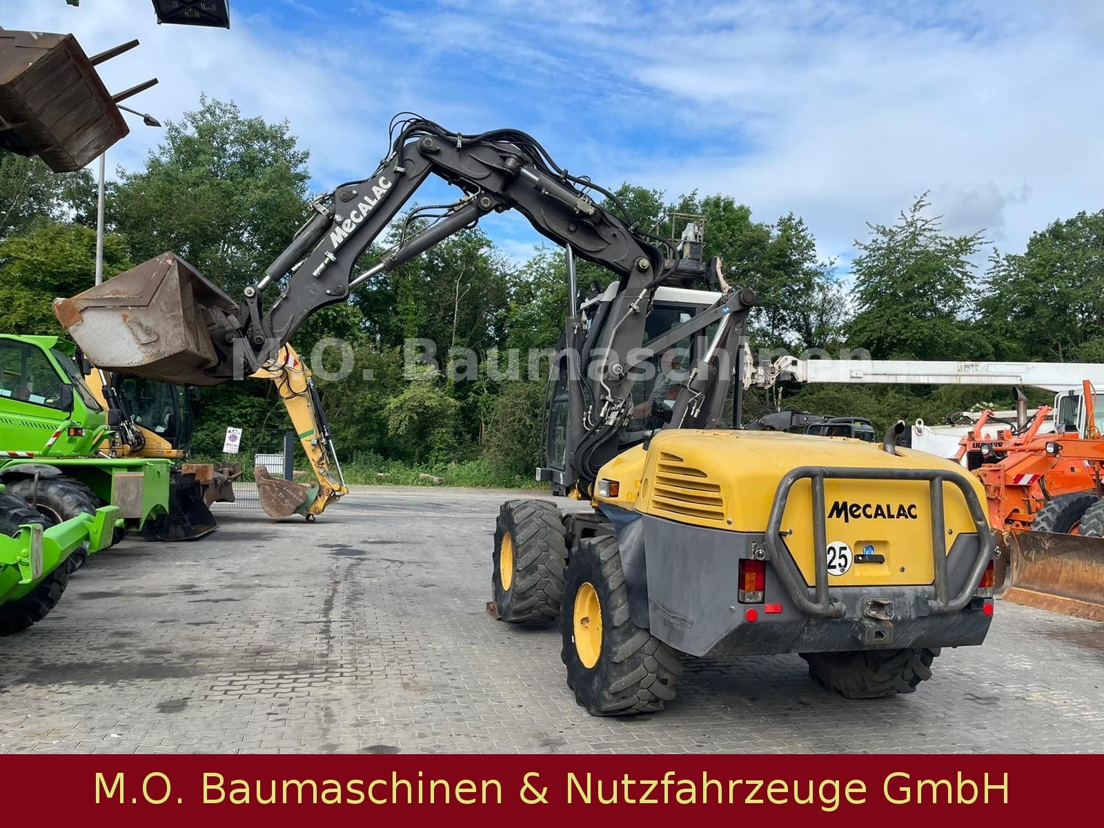Fahrzeugabbildung MECALAC 12 MXT  / SW / VSA / 3x Schaufel /