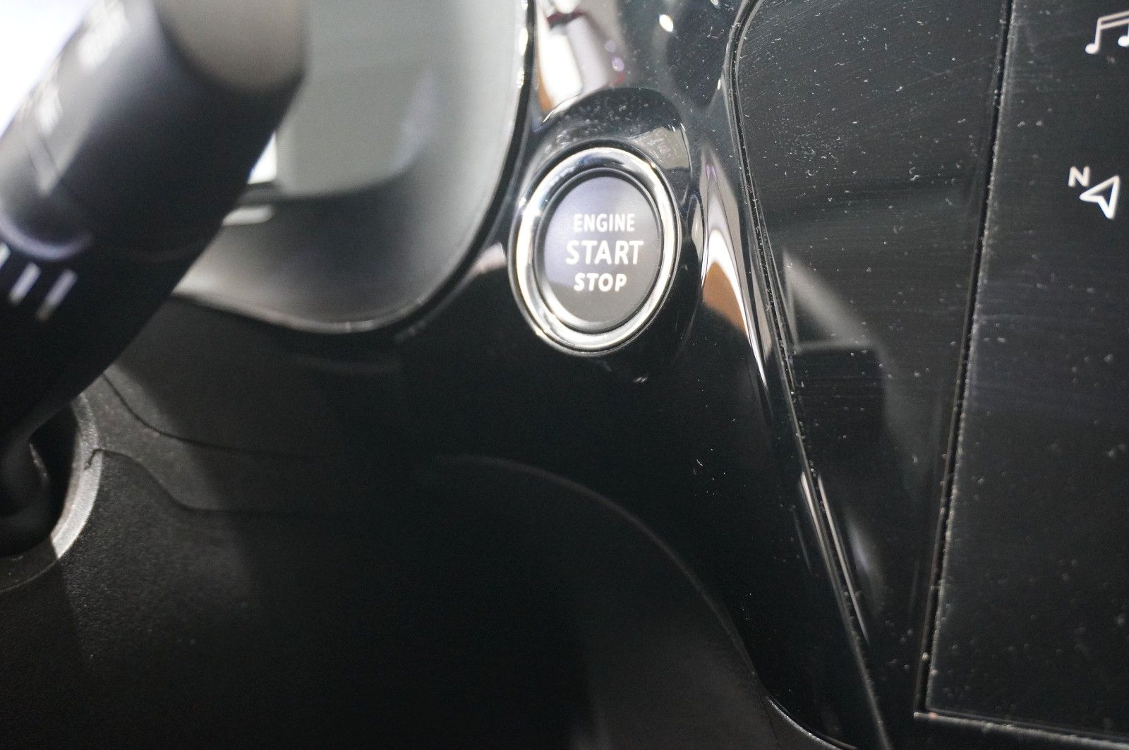 Fahrzeugabbildung Opel Corsa-e  EDITION 50kwh/7,4KW/KLIMA/ALLWETTER