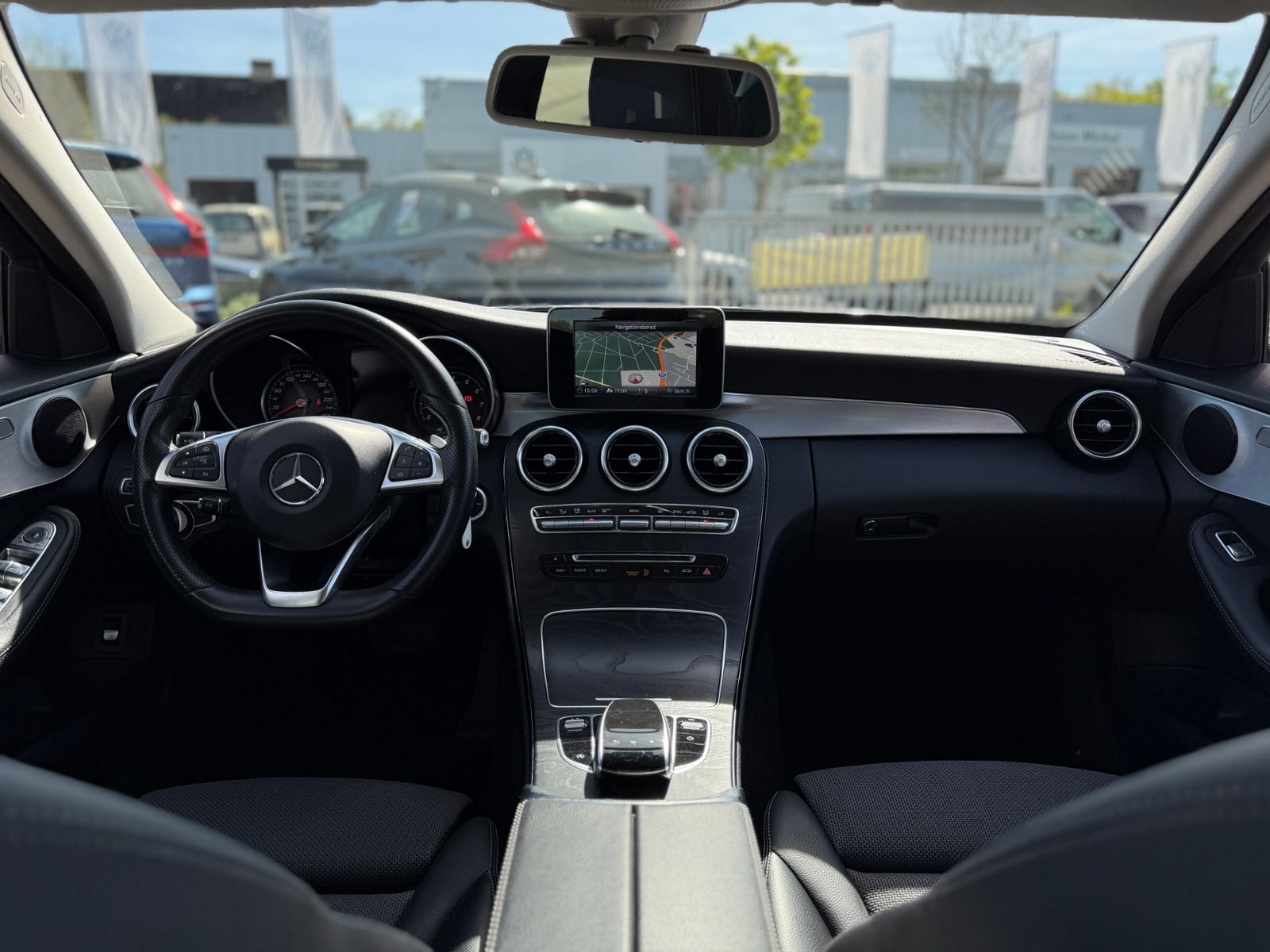 Fahrzeugabbildung Mercedes-Benz C 200 9G-TRONIC AMG Line DISTR. NAVI LED