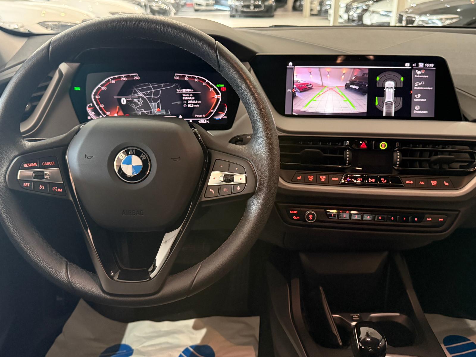BMW 118 i Advantage *Navi*Led*Kamera*AppleCarp*Auto