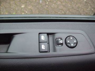 Bild 13 Opel Vivaro 1.5D Kasten M PDC+Kam Holz Navigation