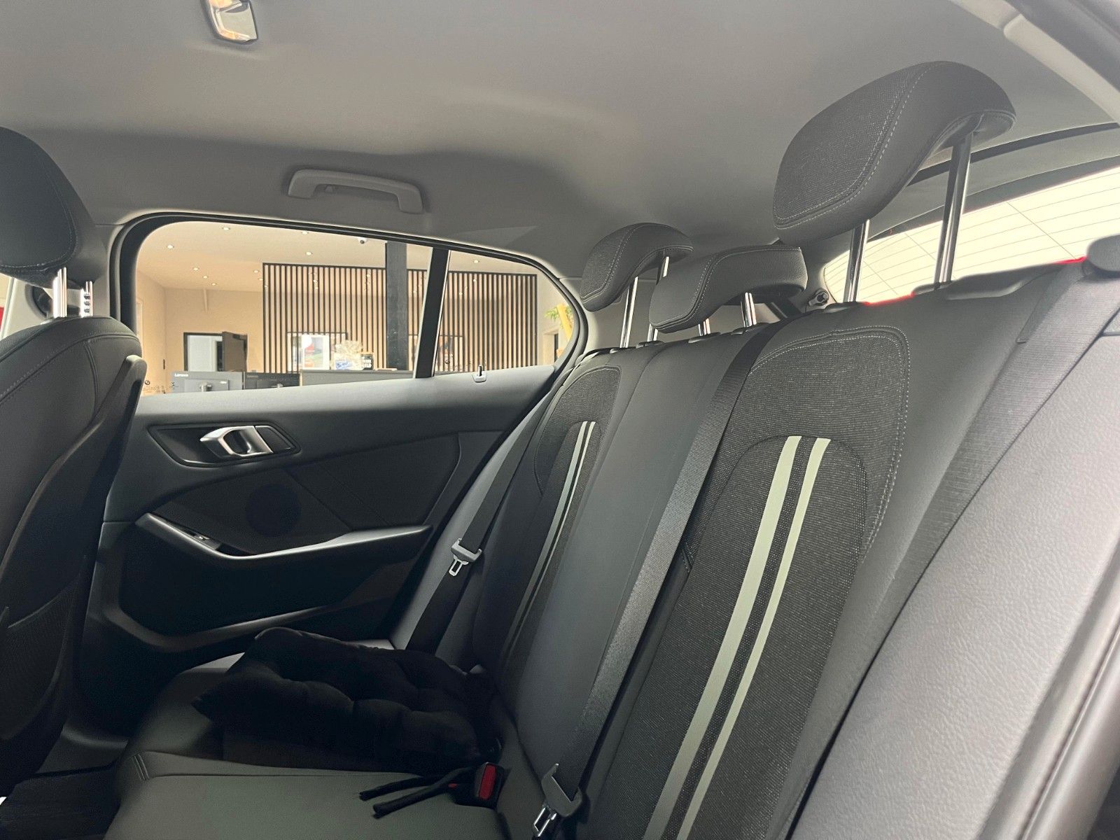 Fahrzeugabbildung BMW 118 i Advantage