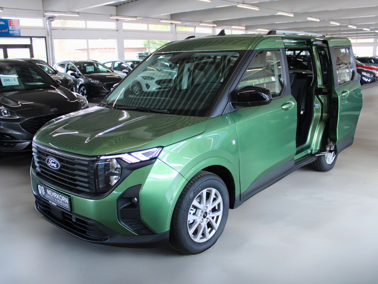 Fahrzeugabbildung Ford Tourneo Courier Titanium Automatik FahrerAssPak