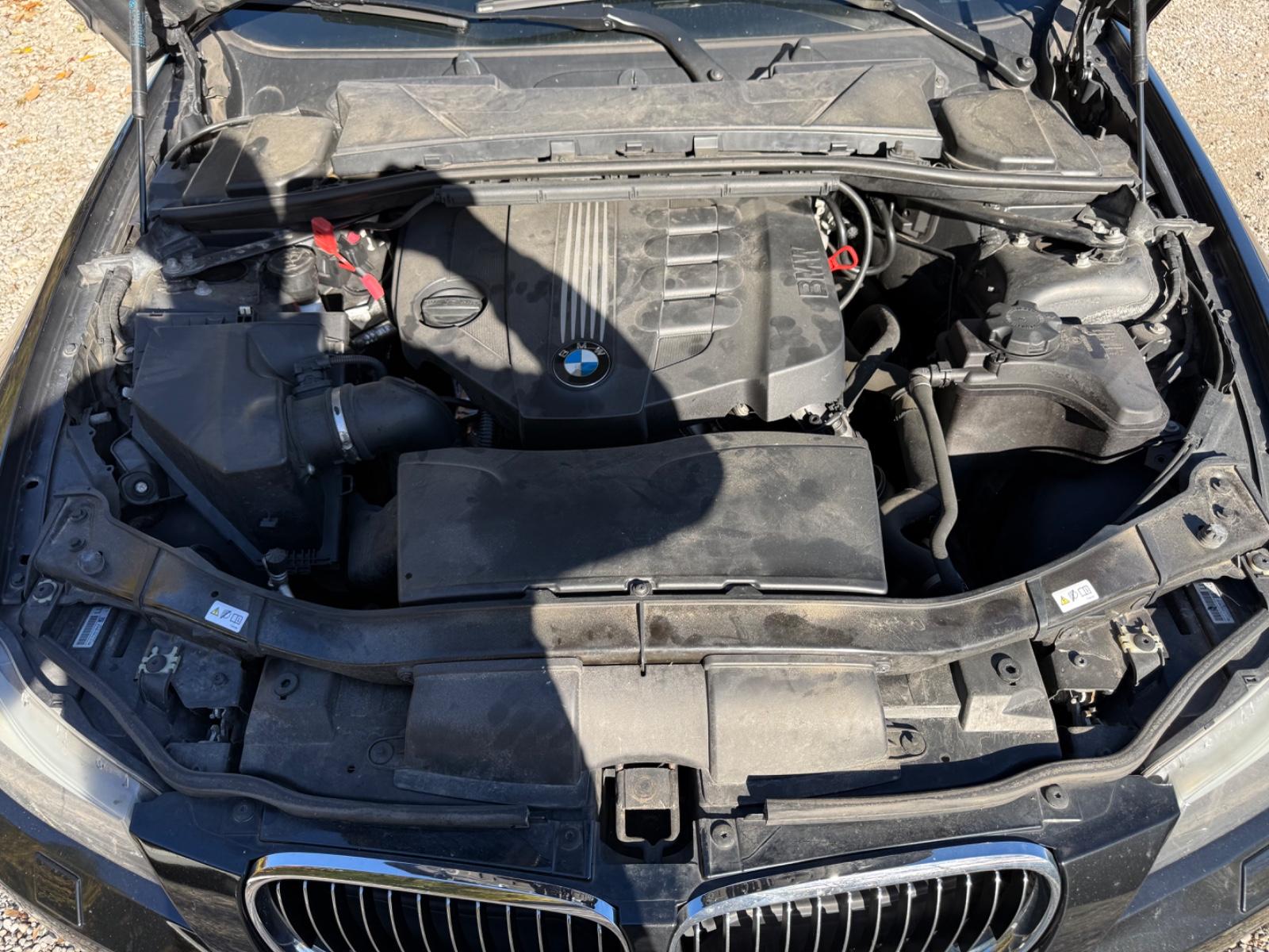 BMW 320 2012 — photo 28