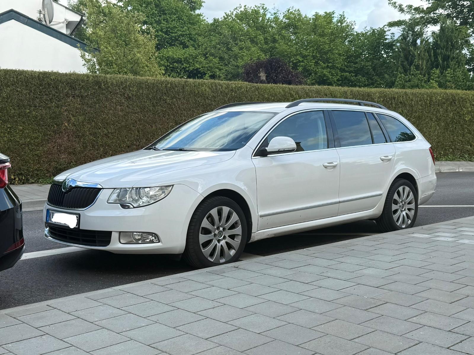 Skoda Superb 2010 — photo 5