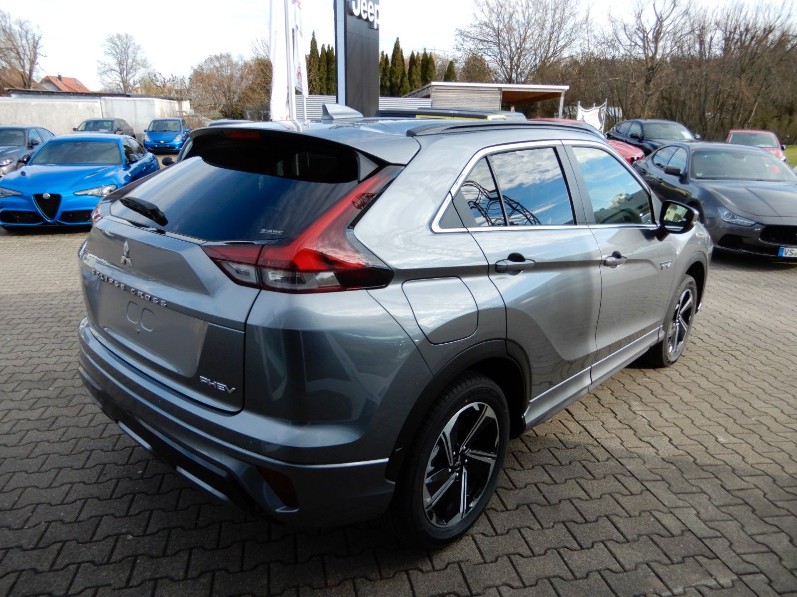 Fahrzeugabbildung Mitsubishi Eclipse Cross 2.4 PHEV SELECT 4WD Navi LED