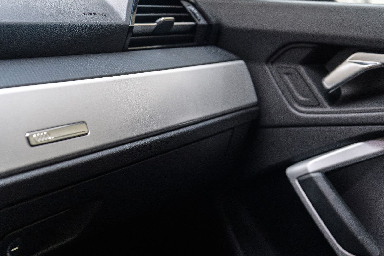 Fahrzeugabbildung Audi Q3 35 TFSI advanced +LED +KAMERA +NAVI +AHK
