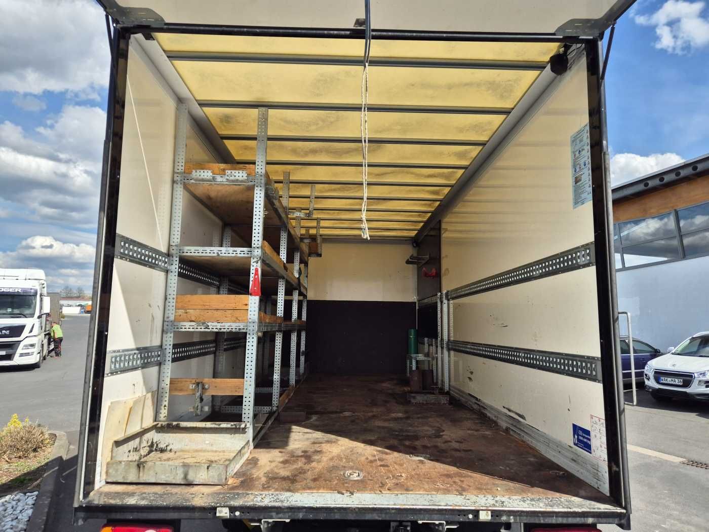 Fahrzeugabbildung Iveco Eurocargo ML80E21/P LBW Bär 1.500kg 2x AHK
