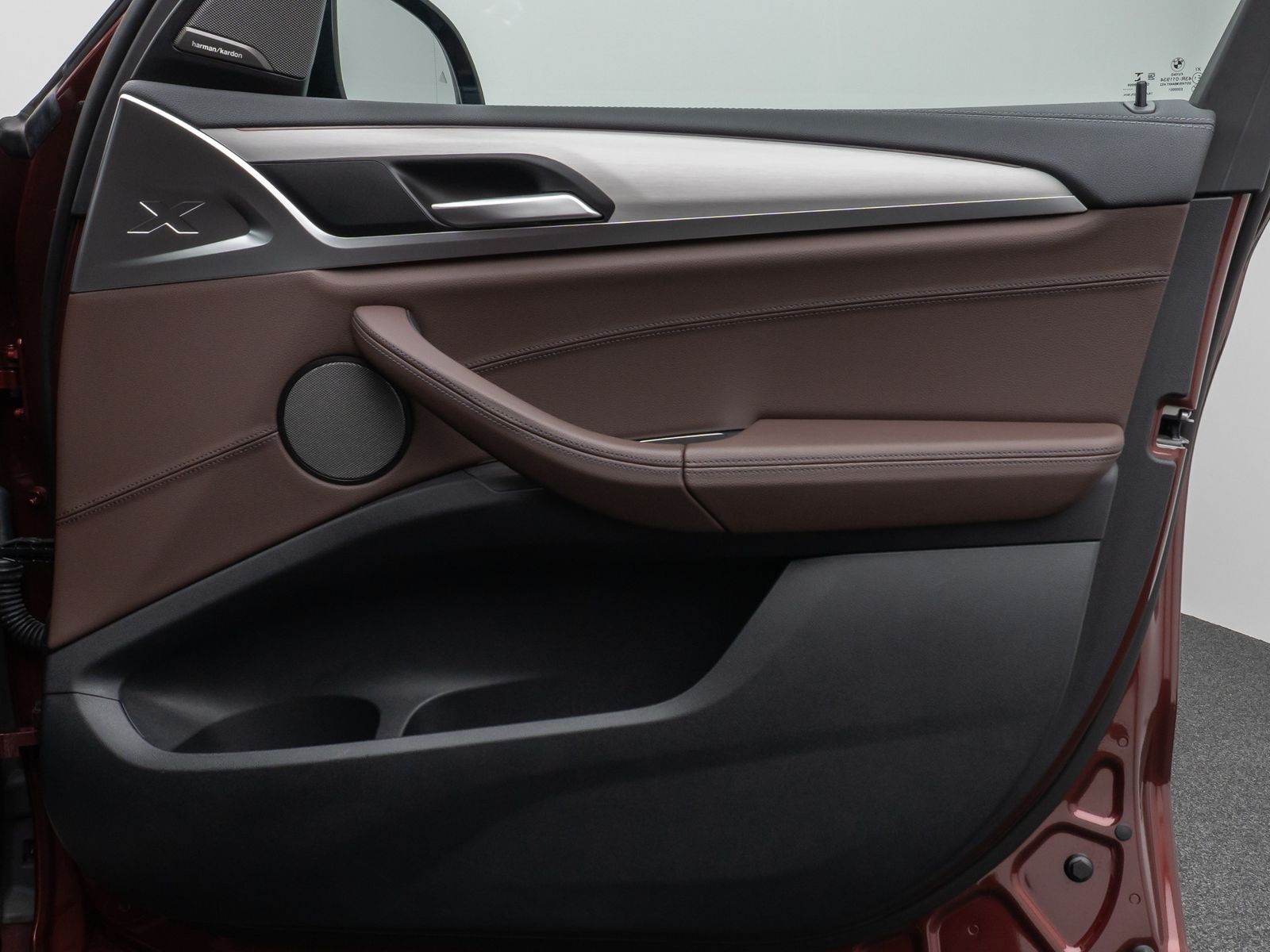 Fahrzeugabbildung BMW iX3 Impressive M Sport Panorama Kamera HUD H/K