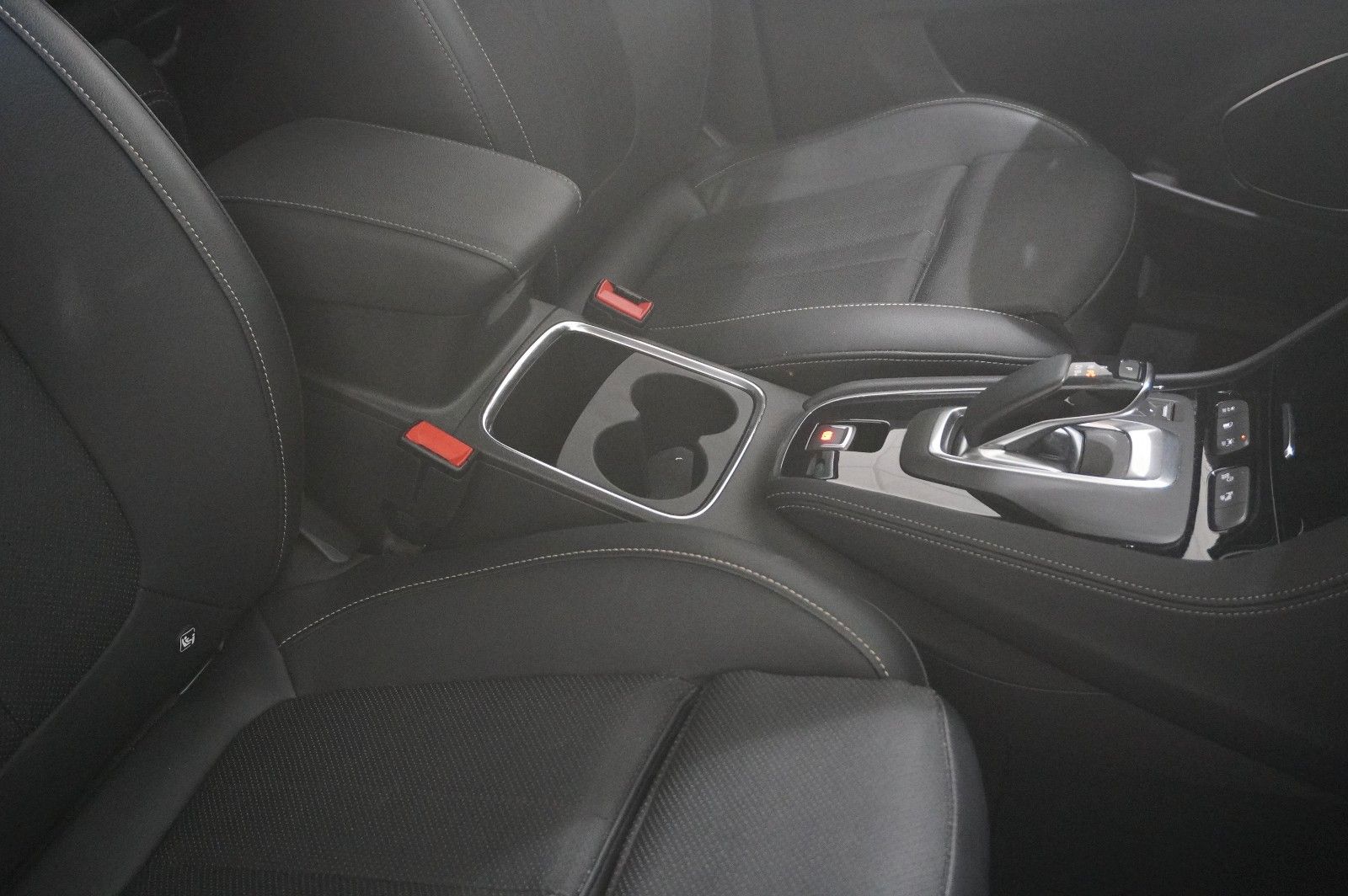 Fahrzeugabbildung Opel Grandland (X) ULTIMATE 4HYBRID NAVI/LED/360°/SHZ