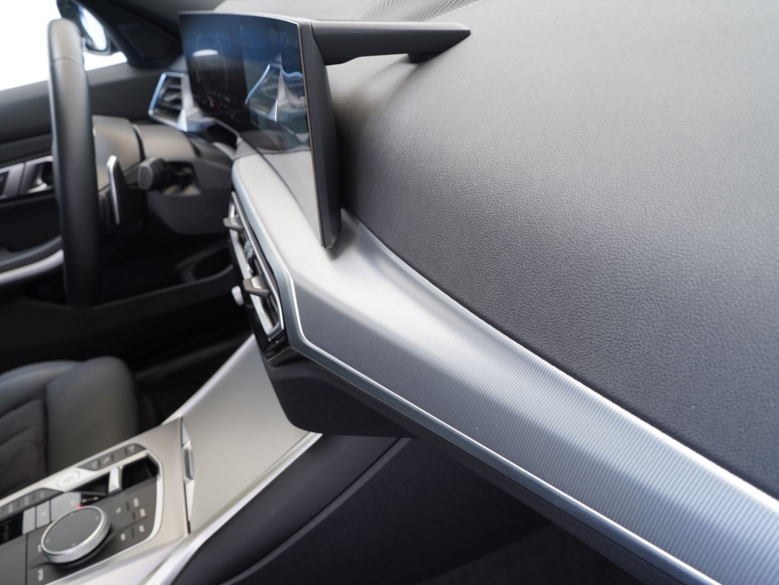 Fahrzeugabbildung BMW 320 i Touring M Sport SHADOW/WIDE/HEADUP/PANO