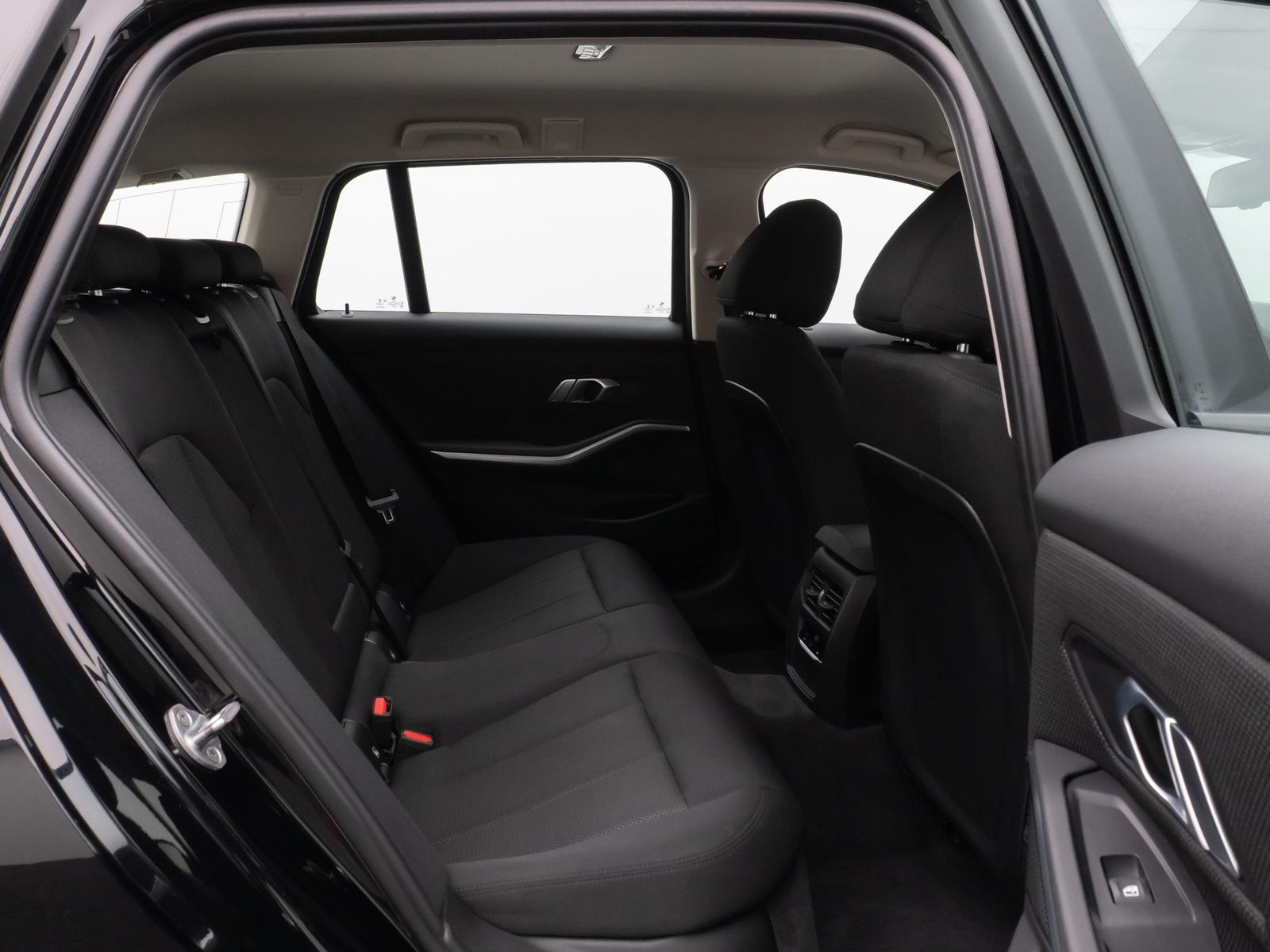 BMW 320d GeschwindigReg DAB Kamera Alarm CockpitPlus