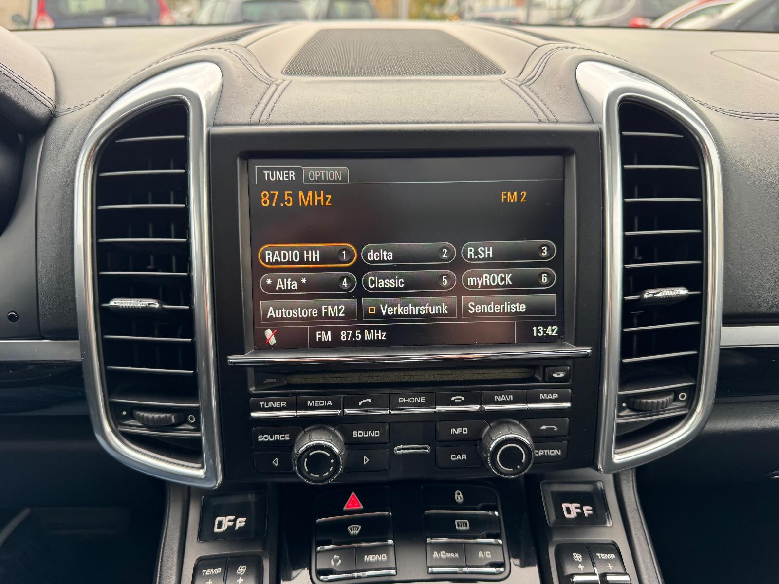PORSCHE CAYENNE 3.0 V6 245ch 4X4 BVA - HAYON ÉLECTRIQUE - PACK SPORT - TOIT PANORAMIQUE