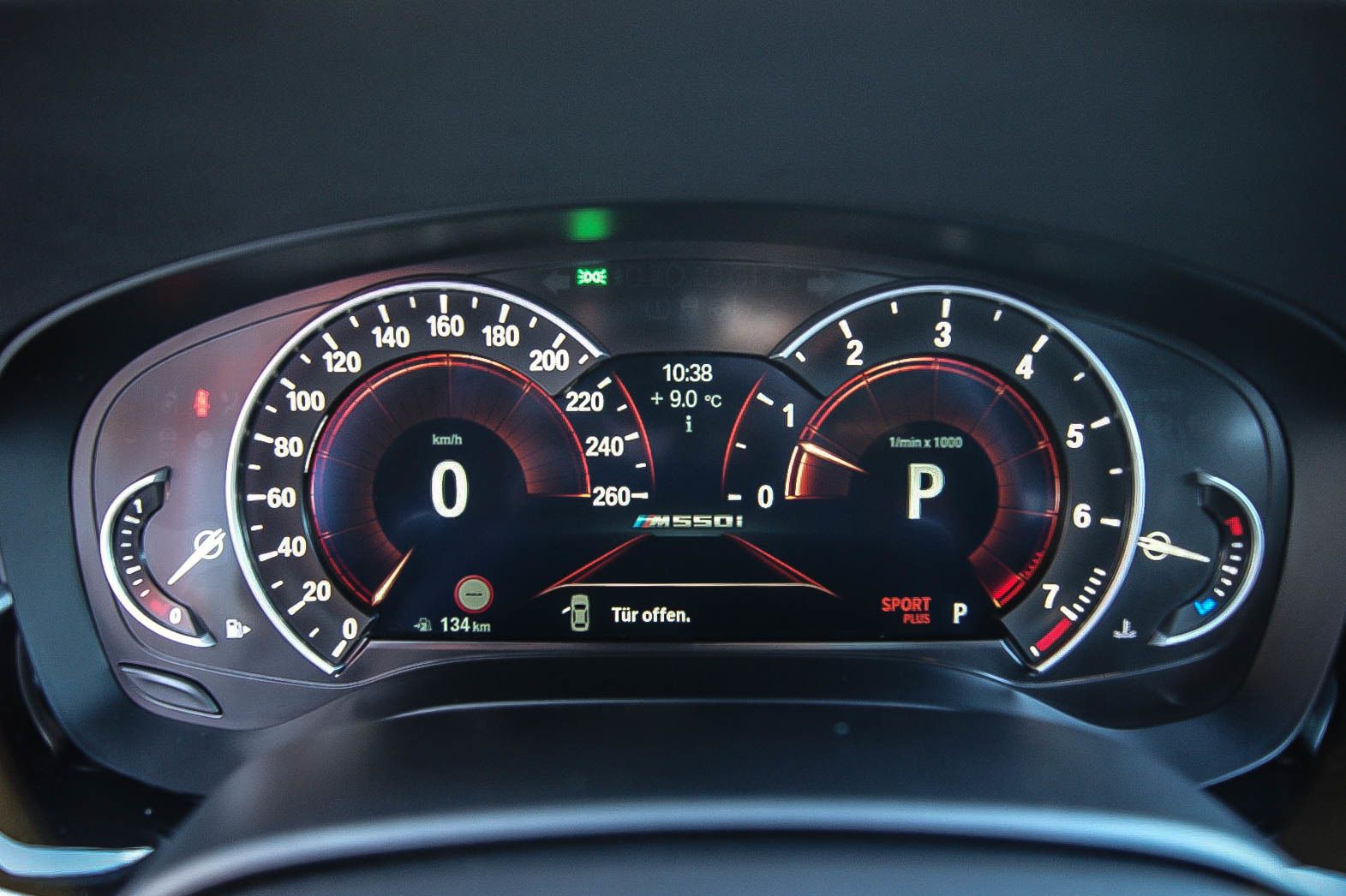 Fahrzeugabbildung BMW M550 xDrive V8 340kW/462PS HEADUP HARMAN&KARDON