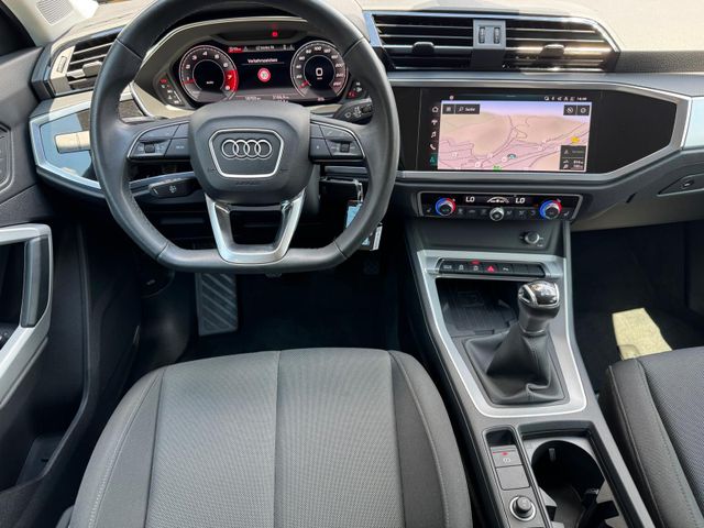 Q3 35 TFSI 1,5 150P TFSI S line SH/LED/GRA/NAVI